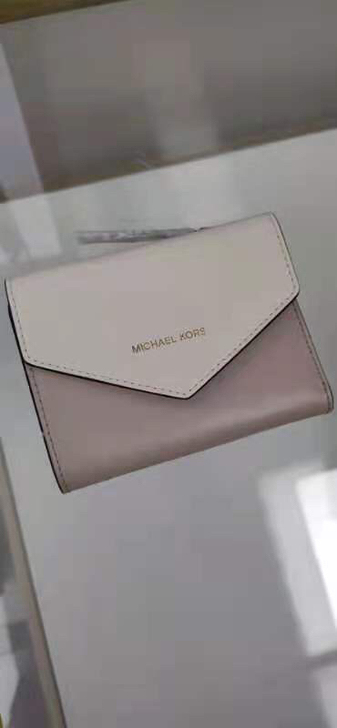 mk粉拼白钱包，实物超级漂亮，全新的全新的...