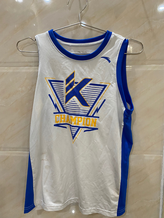 安踏正品无袖透气运动上衣，未穿过。码数14...