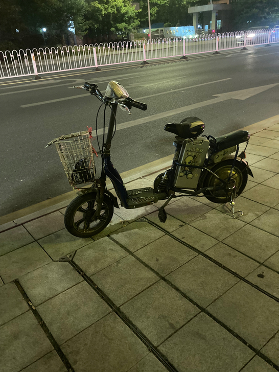 电动车比德文,电池正常行驶