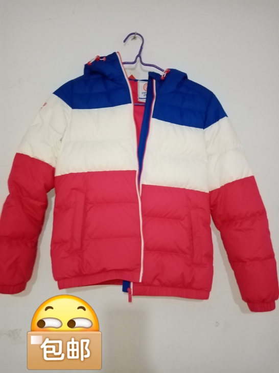 特步白鸭绒羽绒服 前几年在实体店买的 没穿...