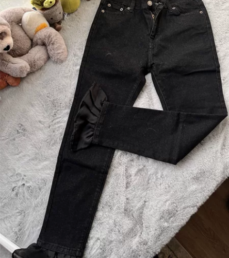 一条黑色修身小脚高腰牛仔裤 喇叭蕾丝裤脚 ...