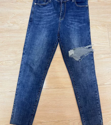 破洞弹性牛仔裤铅笔裤 L码 基本全新 感兴...