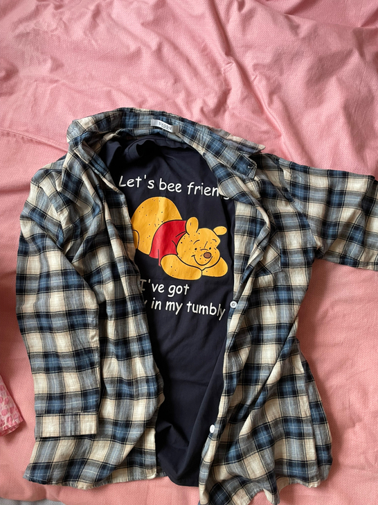 初秋必备单品 下面可以配个牛仔短裤 显腿必...