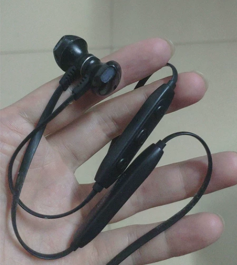 兰士顿L5B磁吸式蓝牙耳机，超长待机 感兴...