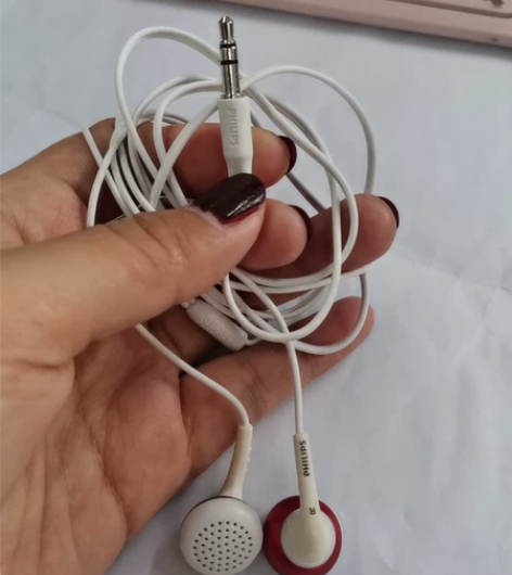 老式插孔耳机，没用过， 感兴趣的话点“我想...