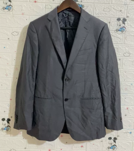 男士西服九成新无破损羊毛桑蚕丝混纺胸围10...