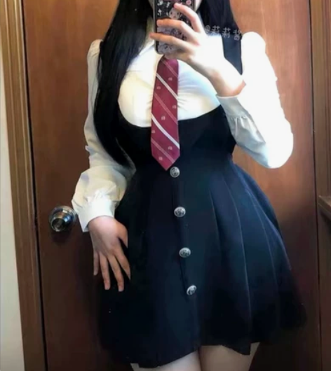 姐妹儿，你还想要画解WAHJUIS 校园小...