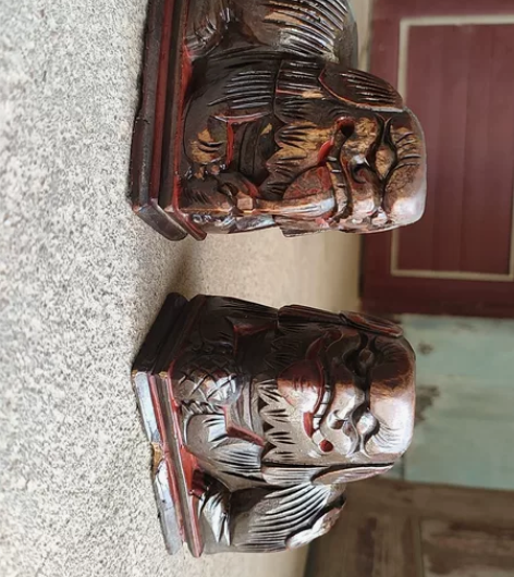 精美木雕狮子摆件一对特价出 二手旧物木雕花...