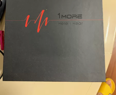 1more耳机，头戴式，耳机线有氧化。功能...