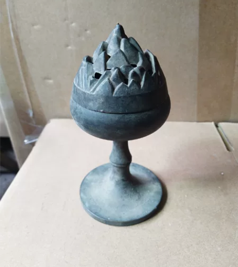 传世包浆老铜薰香炉 感兴趣的话点“我想要”...