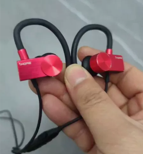 万魔EB100蓝牙耳机，成色八成新，功能正...