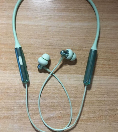 1more无线耳机I代，苹果绿 感兴趣的话...