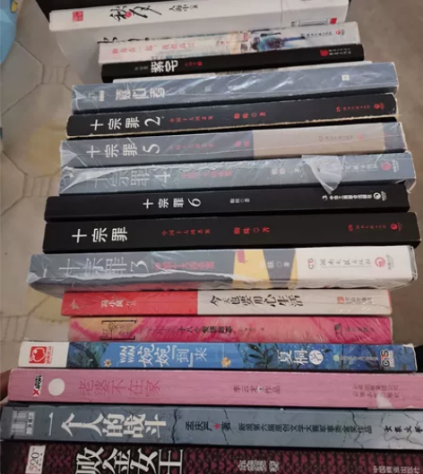 各种文学，历史，小说等共50本，特价4元每...