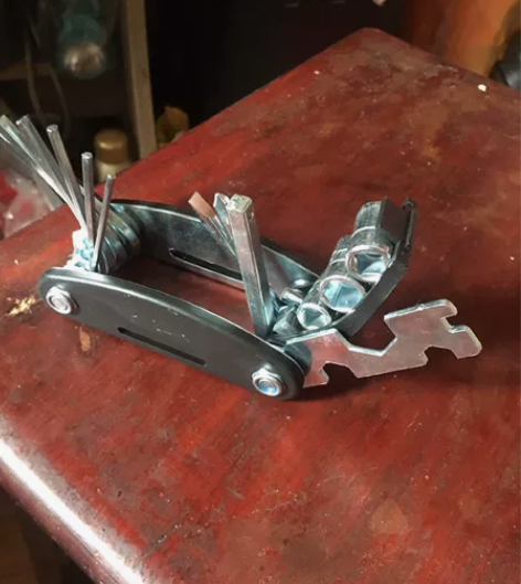 折叠式多功能工具16合1组合十六合一便携折...