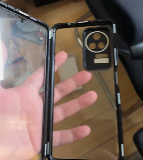 红米k50一体透明壳，不需要再贴膜。本人还...