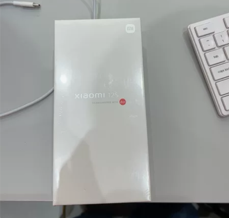 小米12s，8+256白色 感兴趣的话点“...