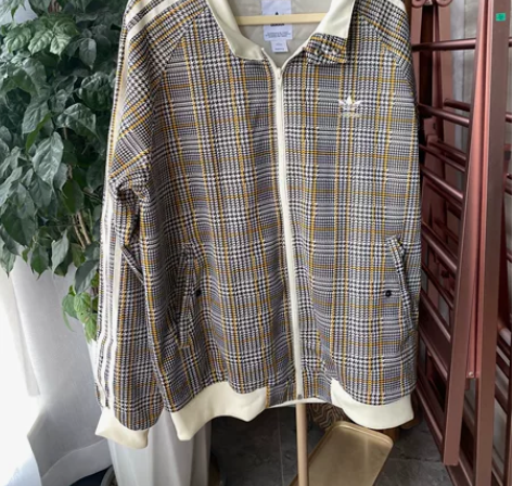 阿迪达斯男士休闲运动套装，两件一起出，仅穿...