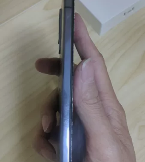 vivo  s9 前后裂 机身没有变型 电...