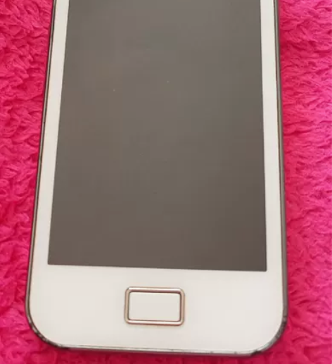 三星触屏手机 三星GT-S5830i，白色...
