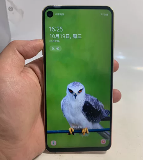 三星Galaxy A8S 6+128 有点...