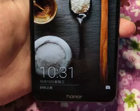 荣耀畅玩7x，内存4+64。外观成色如图，...