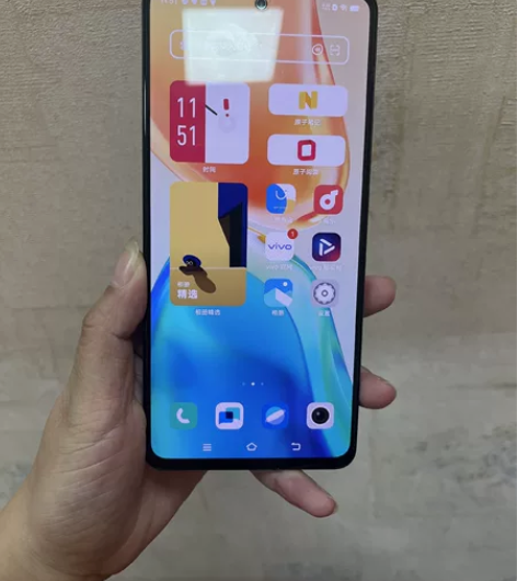 vivoS15黑色运行8G内存256G 9...