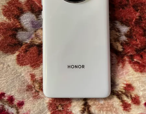 荣耀 Magic4白色12+256，成色很...