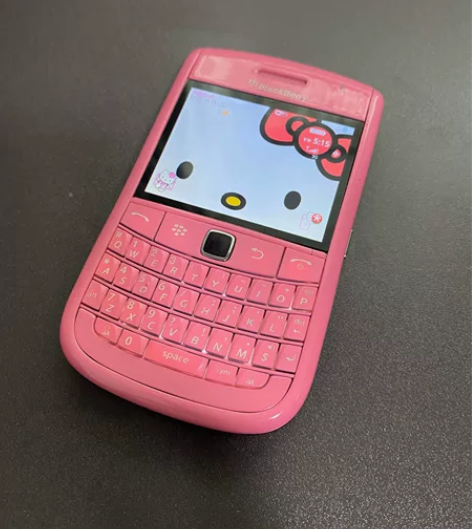 黑莓9650 绝版粉色HelloKitty...