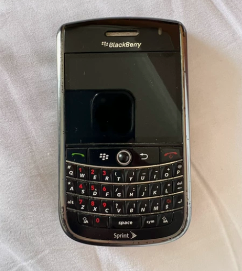 blackBerry 黑莓手机 不知什么型...