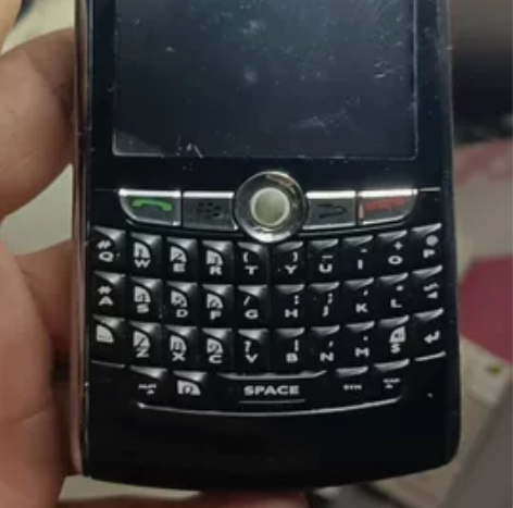BlackBerry/黑莓手机 翻出来的旧...