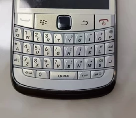 blackBerry黑莓9700。一切正常...