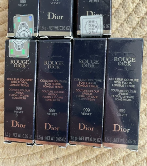 迪奥999丝绒口红1.5克快递途中造成顶尖...