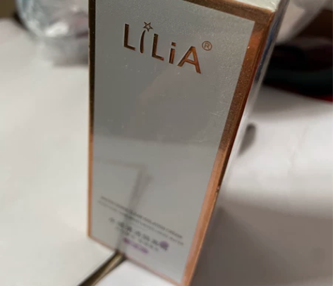 lilia隔离没用过没拆封 感兴趣的话点“...