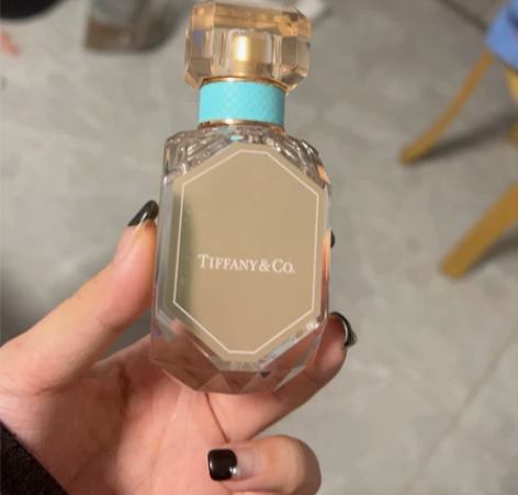 tiffany香水 30ml的 味道有点不...