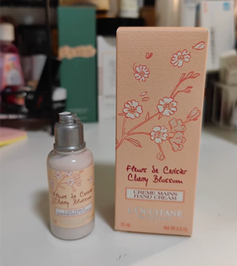 欧舒丹护手霜樱花手霜男女补水保湿滋润手膜夏...