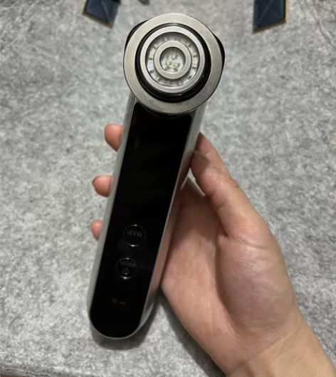 出一个雅萌美容仪11代 用不到10次 超新...