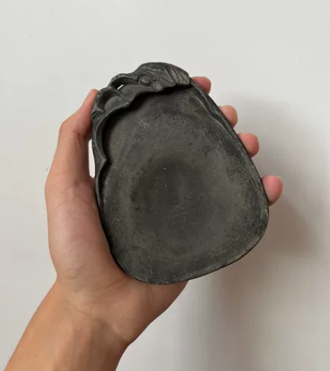 清手掌端砚 品相见图，有小磕碰，无伤大雅，...