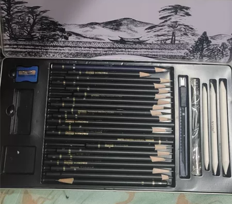 素描铅笔套装 含小刀，铅笔刀，纸擦笔 不含...