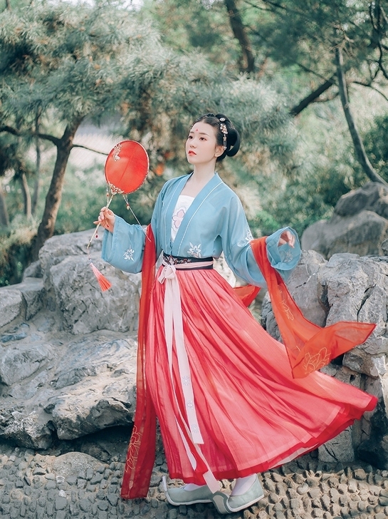 花朝记汉服【朝云】绣花对襟4.5m齐腰裙 ...