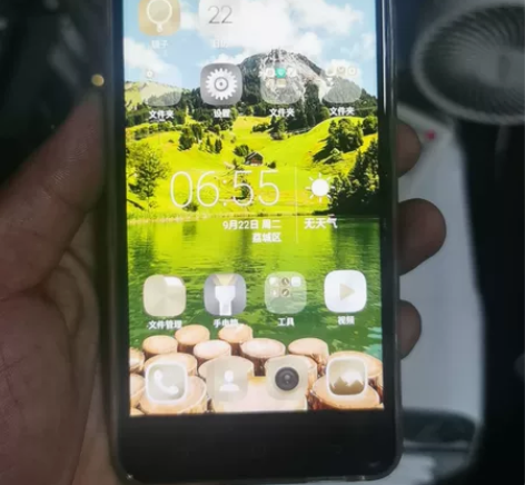 海信E76mini，后置指纹解锁，4+32...