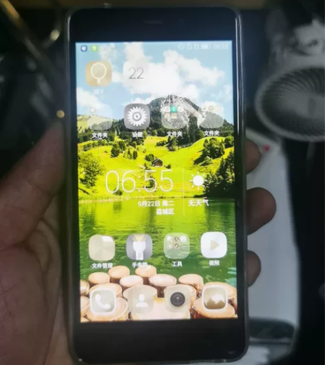 海信E76mini，后置指纹解锁，4+32...