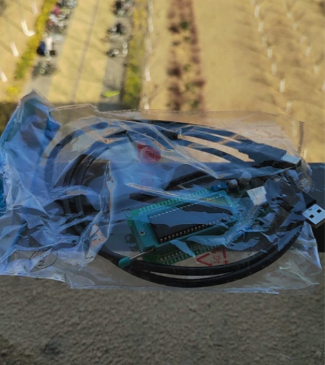 单片机 STC8051(只有单片机没有书)...