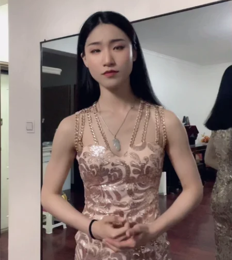 本人在俄罗斯留学研究生二年级， 歌剧演唱专...