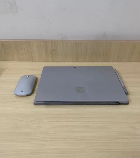 自己的平板电脑，微软Surface Pro...