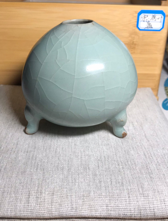 宋 官窑三足水丞粉青釉