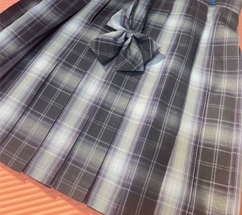 出售jk群，品质好，面料稍微硬一点但是很有...