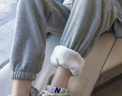 全新清仓）加绒灰色束脚运动裤子女宽松显瘦秋...