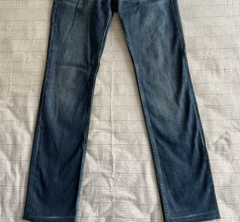 CK牛仔裤，直筒修身。正品购于专柜，成色很...