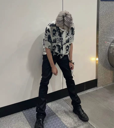Twelve Snake高街蜡面修身黑色微...