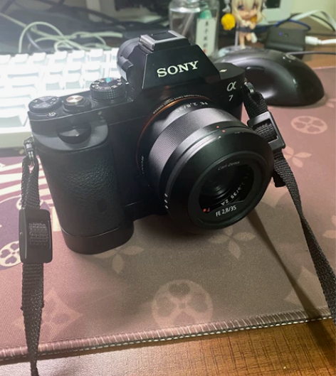 索尼a7一代 配索尼原厂35 2.8蔡司镜...